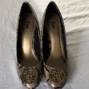 Snakeskin Patterned Pumps